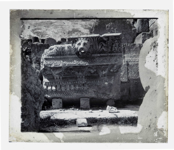 Ruines et vestiges de temple.