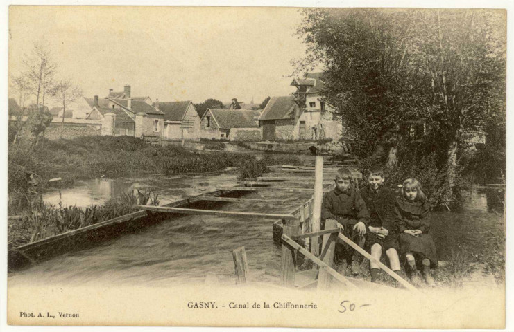Gasny. Canal de la Chiffonnerie.
