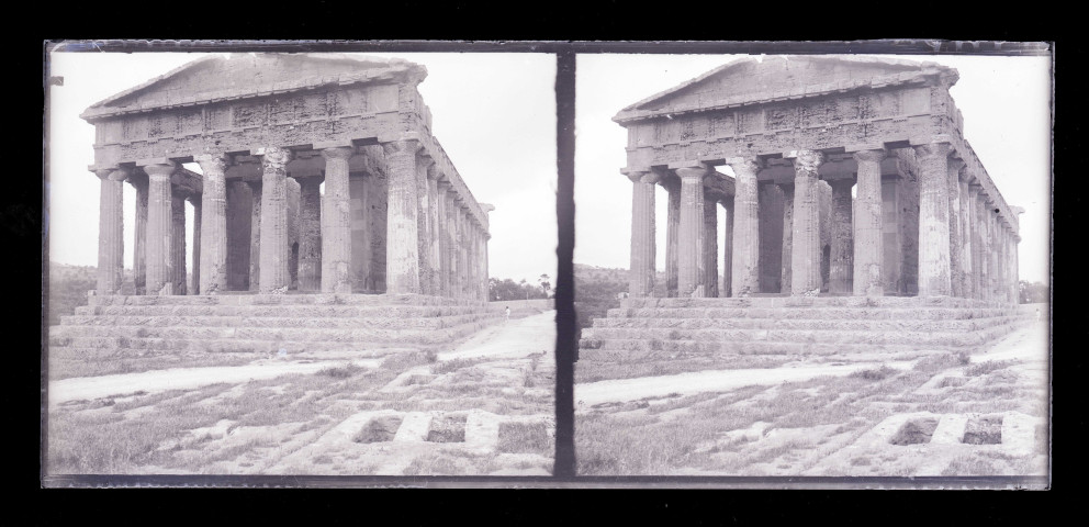 Temple de Neptune de Rome (Italie).