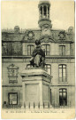 Andelys (Les). La Statue de Nicolas Poussin.