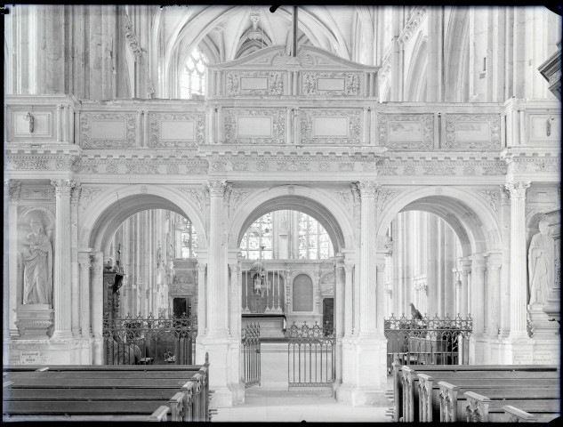 Jubé et chœur de l'église Notre-Dame de l'Assomption d'Arques-la-Bataille (Seine-Maritime).