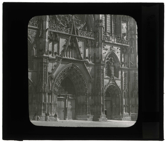 Cathédrale Saint-Étienne de Toul (Meurthe-et-Moselle), façade ouest et portail vers 1887.