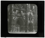Cathédrale Saint-Étienne de Toul (Meurthe-et-Moselle), façade ouest et portail vers 1887.