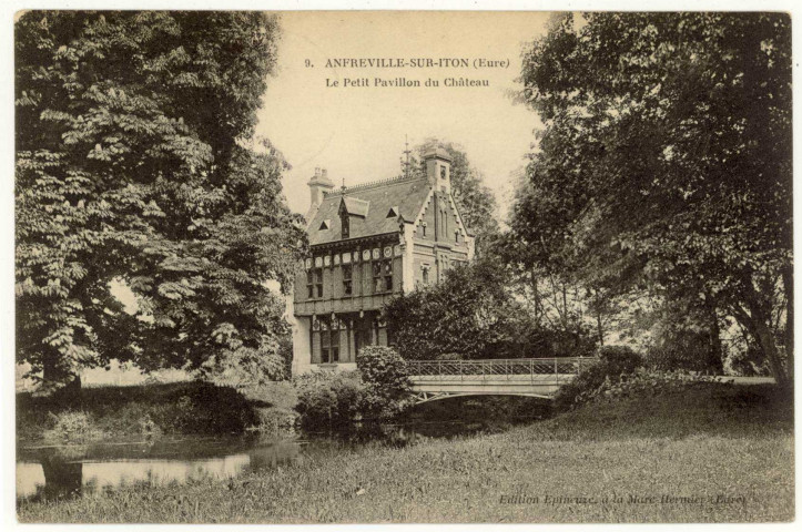 Amfreville-sur-Iton. Le Petit Pavillon du Château.