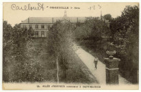 Caillouet-Orgeville. Allée d'honneur conduisant à Saint-Maurice.