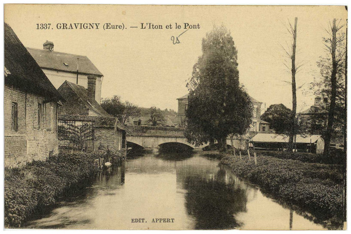 Gravigny. L'Iton et le Pont.