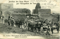TAZA - Mouvement de la porte de la Vieille Casba depuis l'occupation