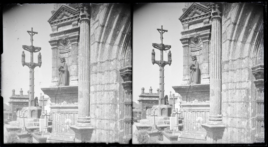 Église bretonne et son cimetière.