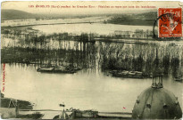 Andelys (Les). Pendant les grandes eaux -Péniches au repos par suite des inondations.