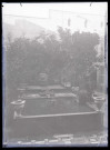 Fontaine dans un jardin.