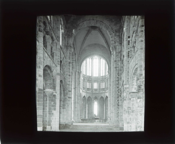Abbaye du Mont-Saint-Michel (Manche), travée de la nef de l'église.