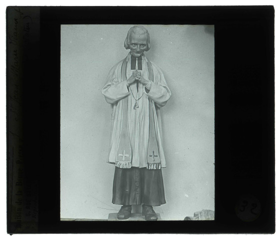 Statue de Jean-Marie Vianney, curé d'Ars-sur-Formans (Ain).