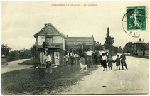 Heudebouville. Le Carrefour.