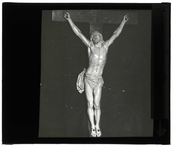 Château de Morainville-Jouveaux (Eure), crucifix.