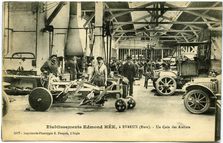Evreux-Ville. Établissement Edmond Hée - Cycles et Automobiles Rue Joséphine Un coin des Ateliers.