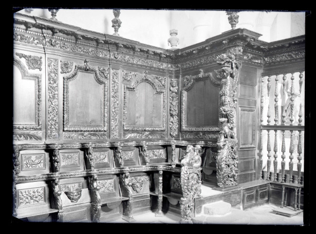 Intérieur de l'église abbatiale de Moutier d'Ahun (Creuse).