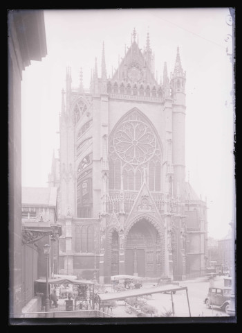Façade de la cathédrale Saint-Étienne de Metz (Moselle).