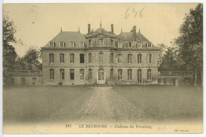 Tremblay-Omonville (Le). Château du Tremblay.