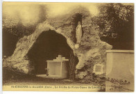 Saint-Etienne-l'Allier. La Grotte de Notre-Dame de Lourdes.