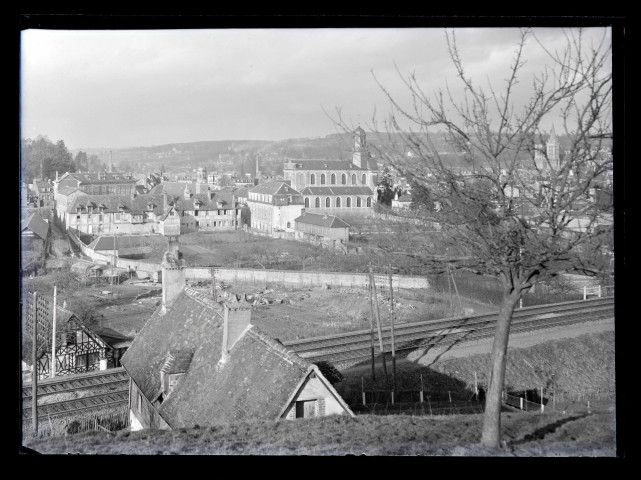 Vue générale de la ville de Lisieux (Calvados).