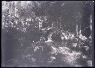 Pâtres et joueur de pipeau dans les cascades de Daphné (Turquie).