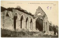 Beaumont-le-Roger. Détails des Ruines de l'Abbaye.