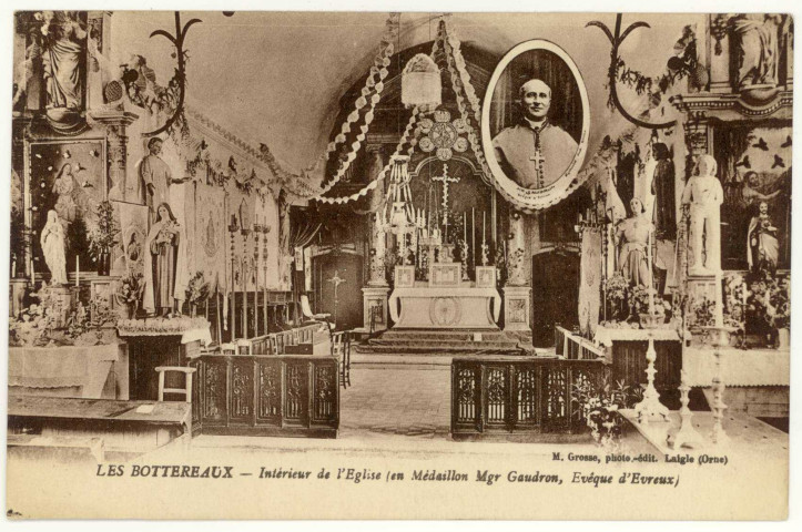 Bottereaux (Les). Intérieur de l'Eglise (en Médaillon Mgr Gaudron, Evêque d'Evreux).
