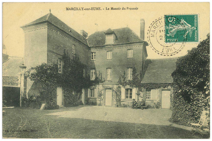 Marcilly-sur-Eure. Le Manoir du Pressoir.
