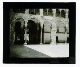 Cour intérieure d'une mosquée.