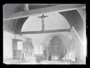 Intérieur de l'église d'Heugueville-sur-Sienne (Manche).