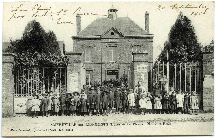 Amfreville-sous-les-Monts. Le Plessis. - Mairie et Ecole.