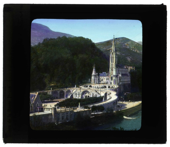 Sanctuaires de Lourdes (Hautes-Pyrenées).