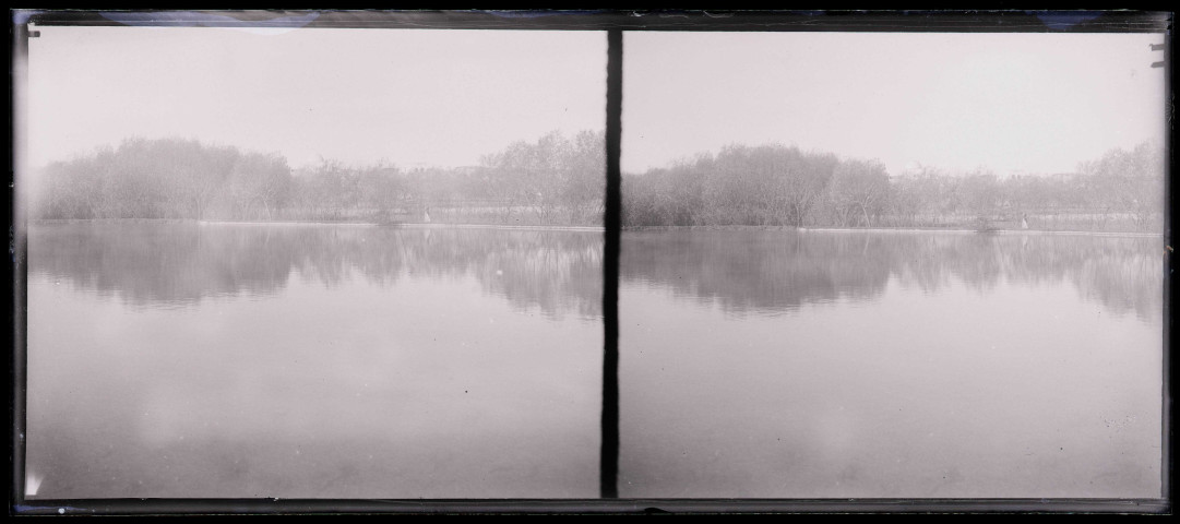 Rives d'un fleuve.