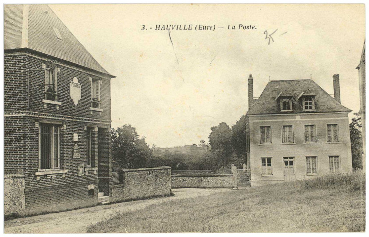 Hauville. La Poste.