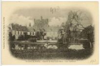 Pont-Saint-Pierre. Environs des Andelys - Château de Pont-Saint-Pierre - Cour intérieure.