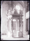 Fonts baptismaux de l'église de Magny-en-Vexin (Val-d'Oise).
