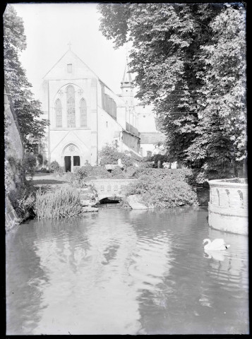 Façade ouest de l'ancienne église abbatiale du Breuil-Benoît, à Marcilly-sur-Eure (Eure)