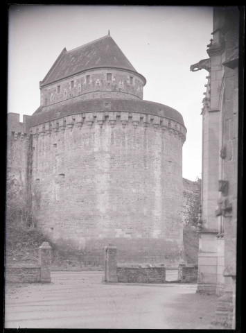 Tour des remparts de Fougères (Ille-et-Vilaine).