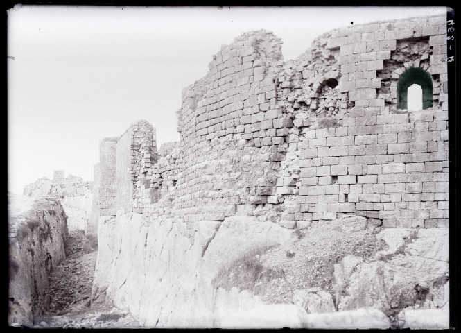 Fossés de la forteresse de Biredjik (Turquie).