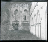 Ruines et vestiges de l'abbaye Notre-Dame-de-Fontaine-Guérard à Radepont (Eure).