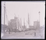 Bateaux de pêche dans le port de la Rochelle (Charente-Maritime).