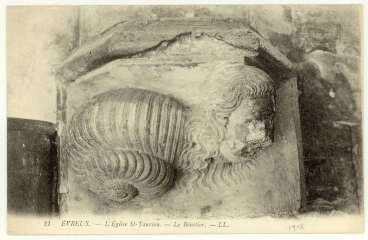 Evreux-Ville. L'Eglise St-Taurin. Le Bénitier.