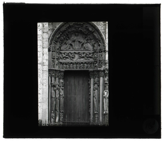 Cathédrale Notre-Dame de Chartres (Eure-et-Loir), portail royal, porte gauche, ensemble.