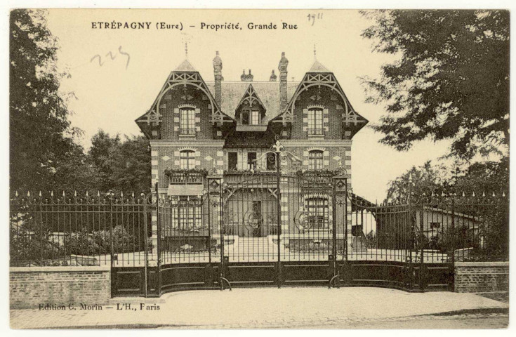 Etrépagny. Propriété, Grande Rue.