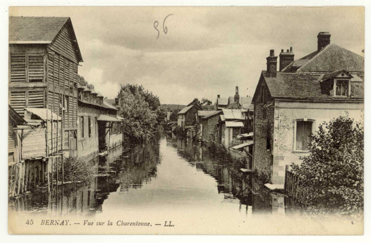 Bernay. Vue sur la Charentonne.