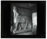 Musée du Louvre à Paris, taureau ailé du palais de Sargon II à Khorsabad (Assyrie).