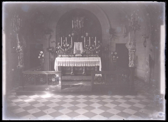 Autel de la chapelle d'Orgeville (Eure).