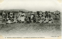 NEKHILA (MAROC ORIENTAL). - La Section de mitrailleuses des Tirailleurs