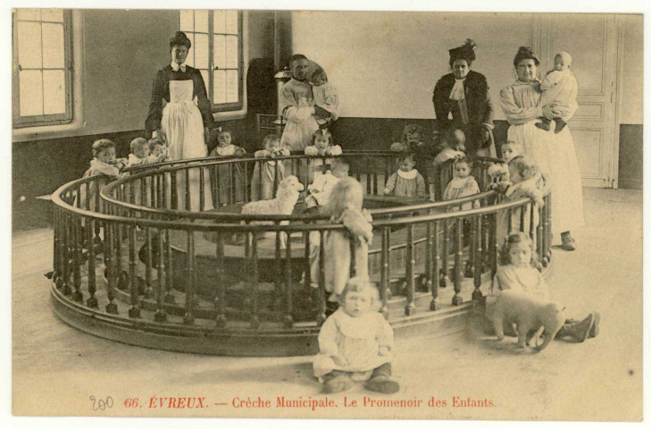 Evreux-Ville. Crèche Municipale, Le Promenoir des Enfants.