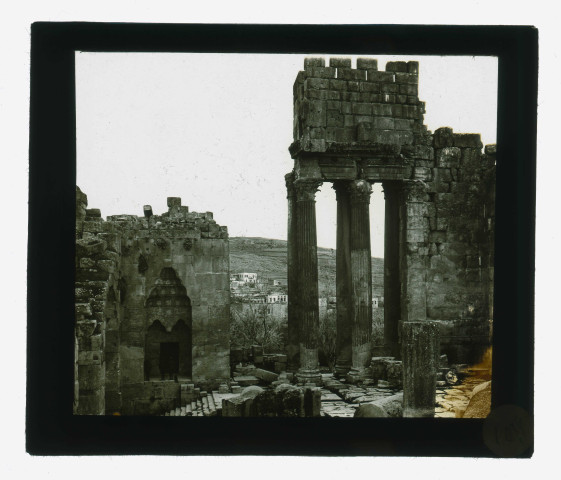 Ruines et vestiges du temple de Bacchus à Baalbeck (Liban).